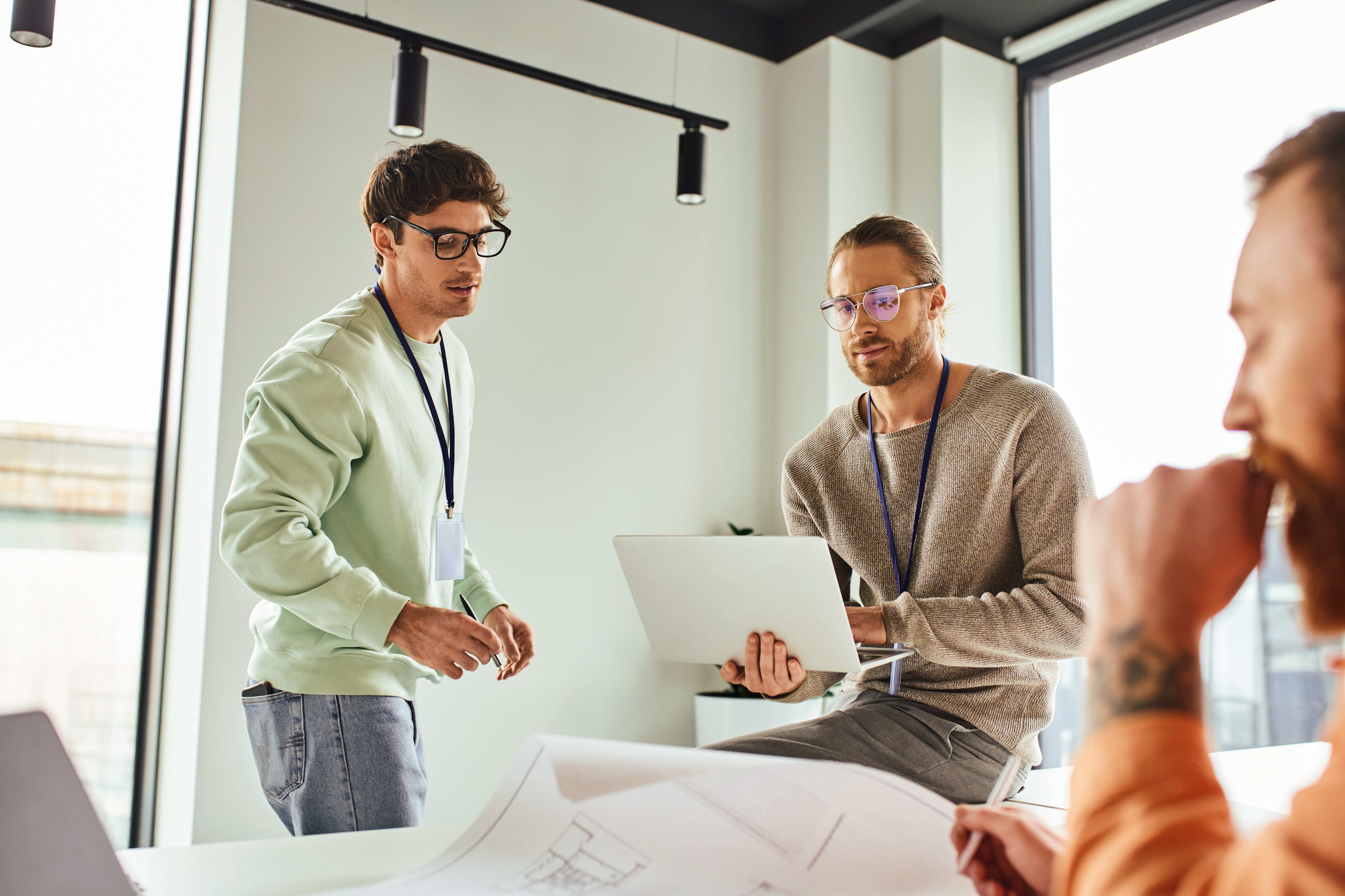 visual-man-working-office