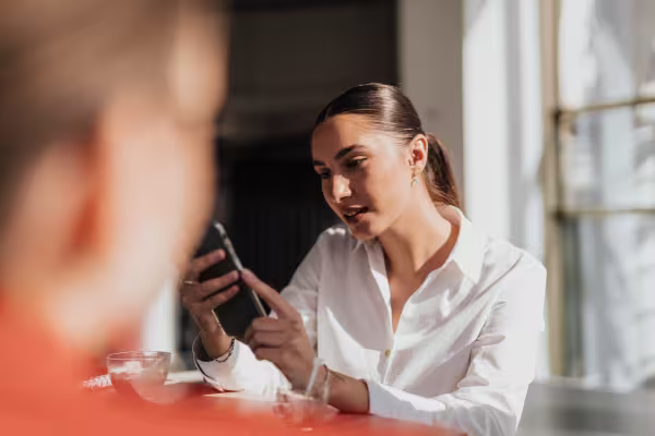 woman_smartphone